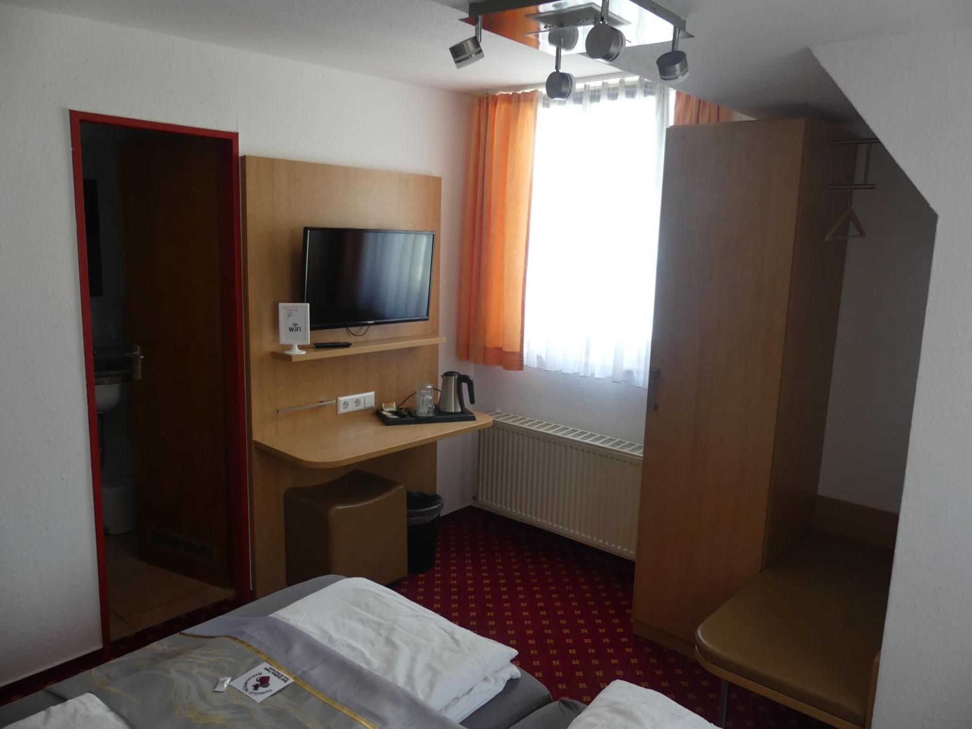 Hotel Traube Зигмаринген Экстерьер фото