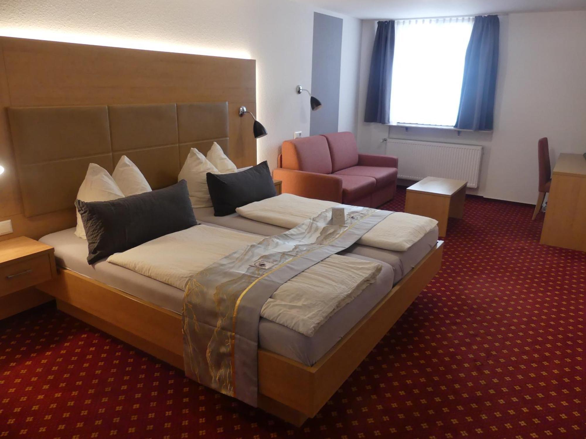 Hotel Traube Зигмаринген Экстерьер фото