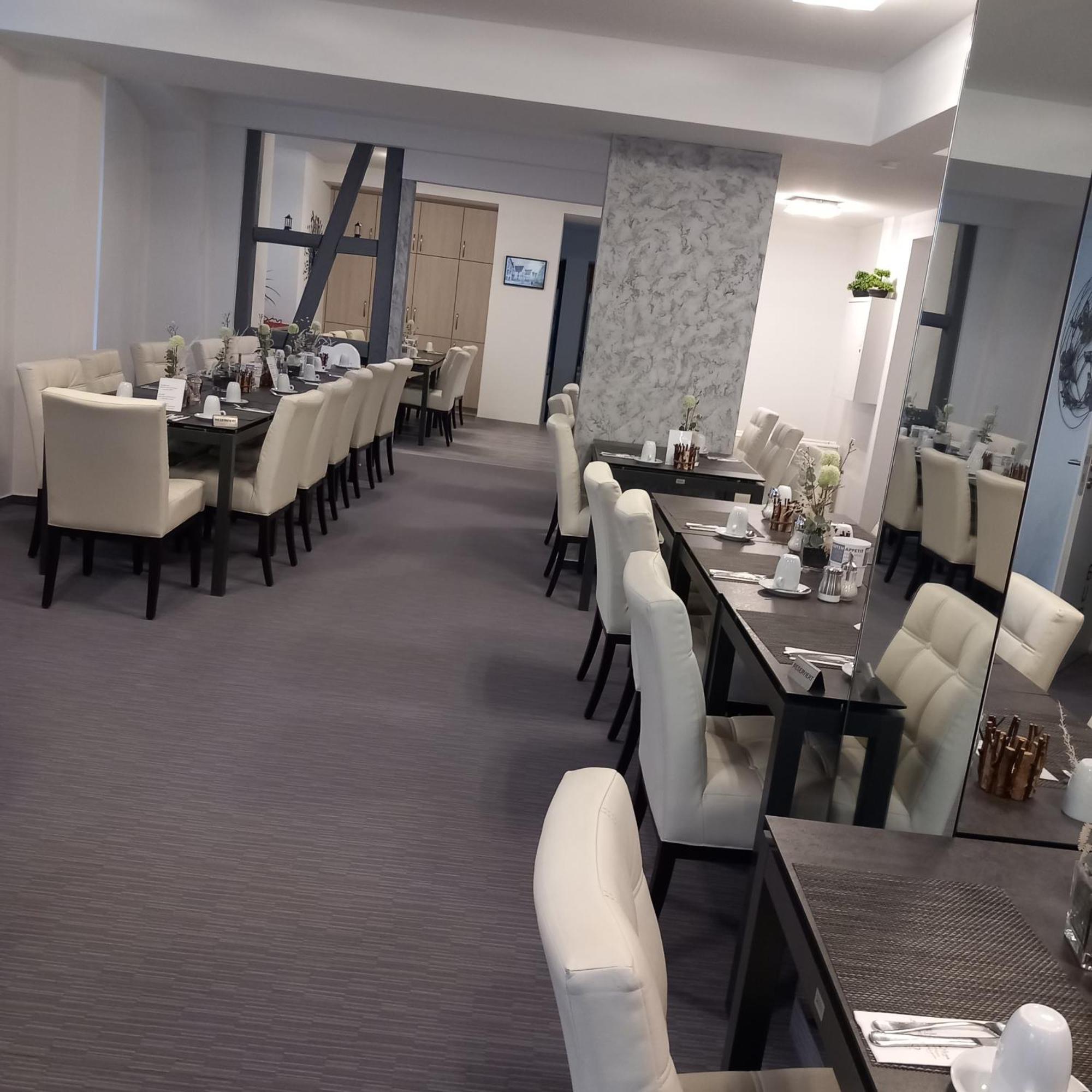 Hotel Traube Зигмаринген Экстерьер фото